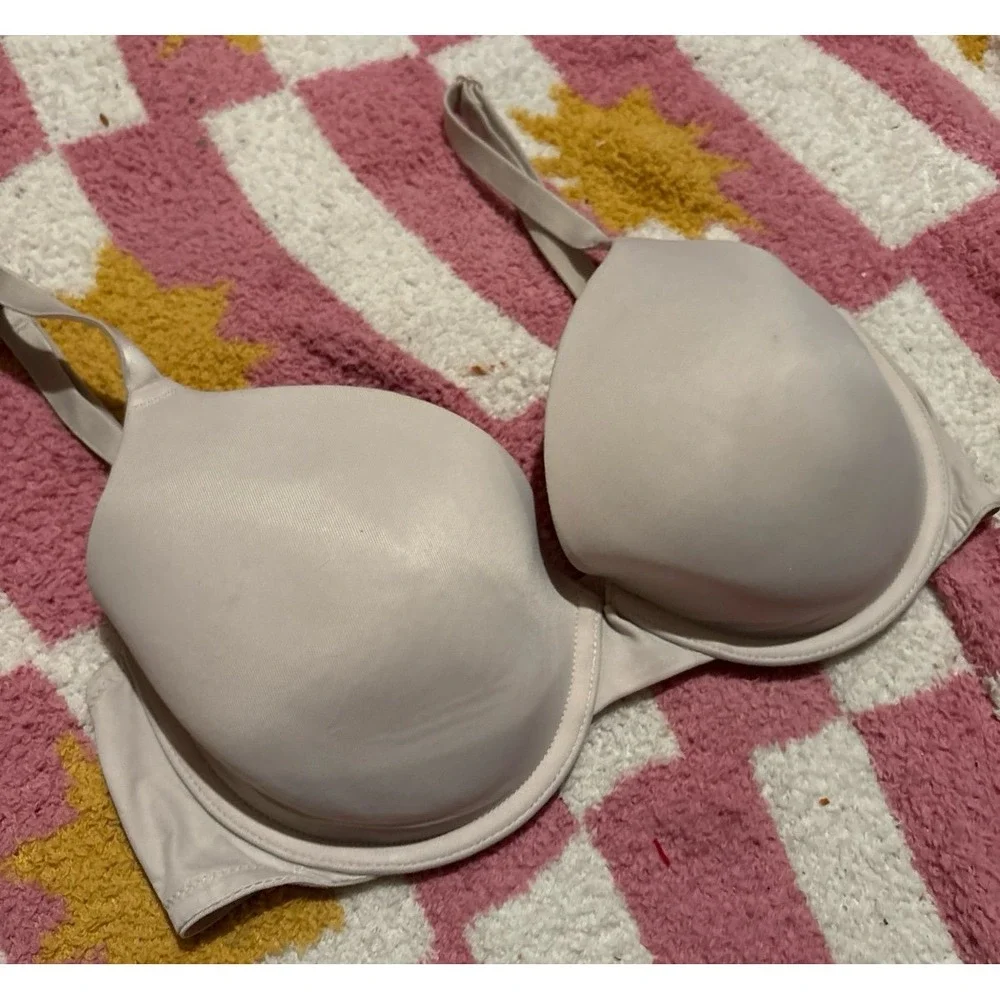 Victoria's Secret PINK White Wear Everywhere‎ Lightly Lined Underwire Bra 32DD